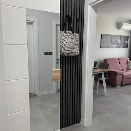 Апартамент Sun In The Heart Of - Location - Free Private Parking