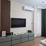 Sun In The Heart Of - Location - Free Private Parking Apartman